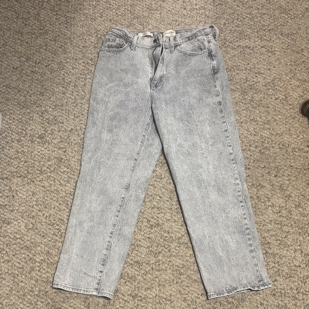 Universal Thread Light Gray Straight Leg Jeans